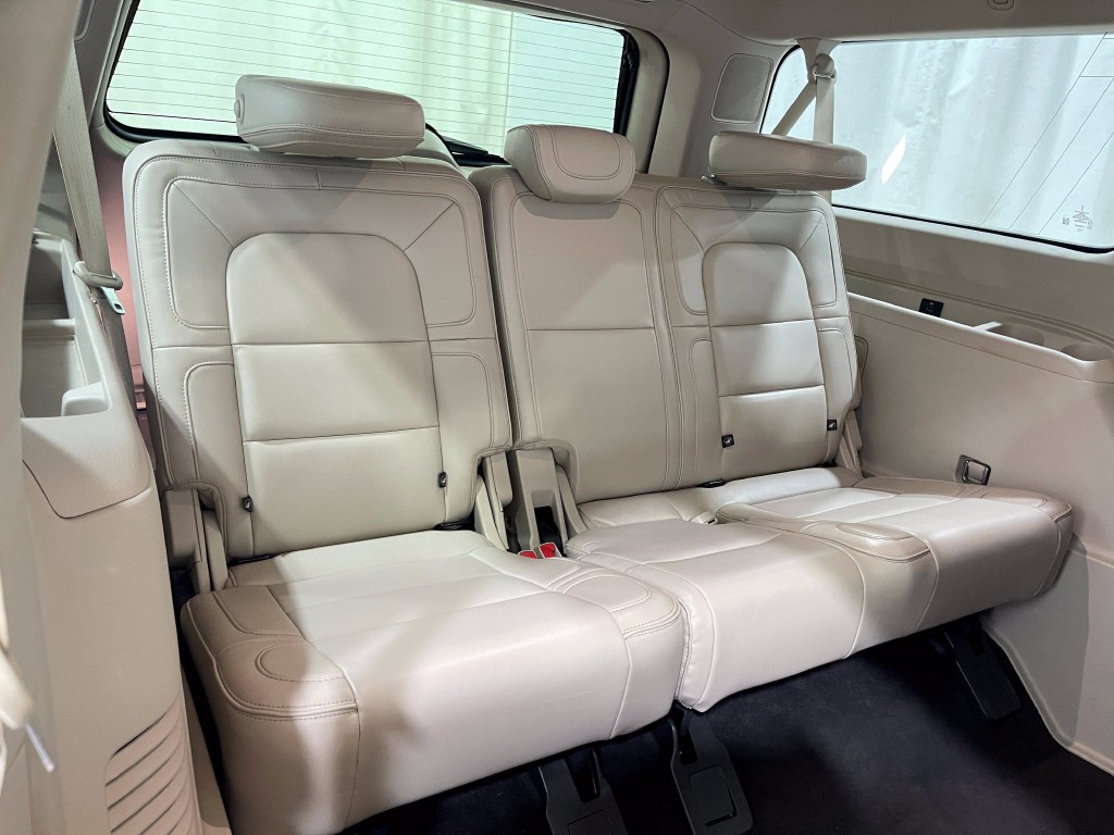 2019 Lincoln Navigator Image 32