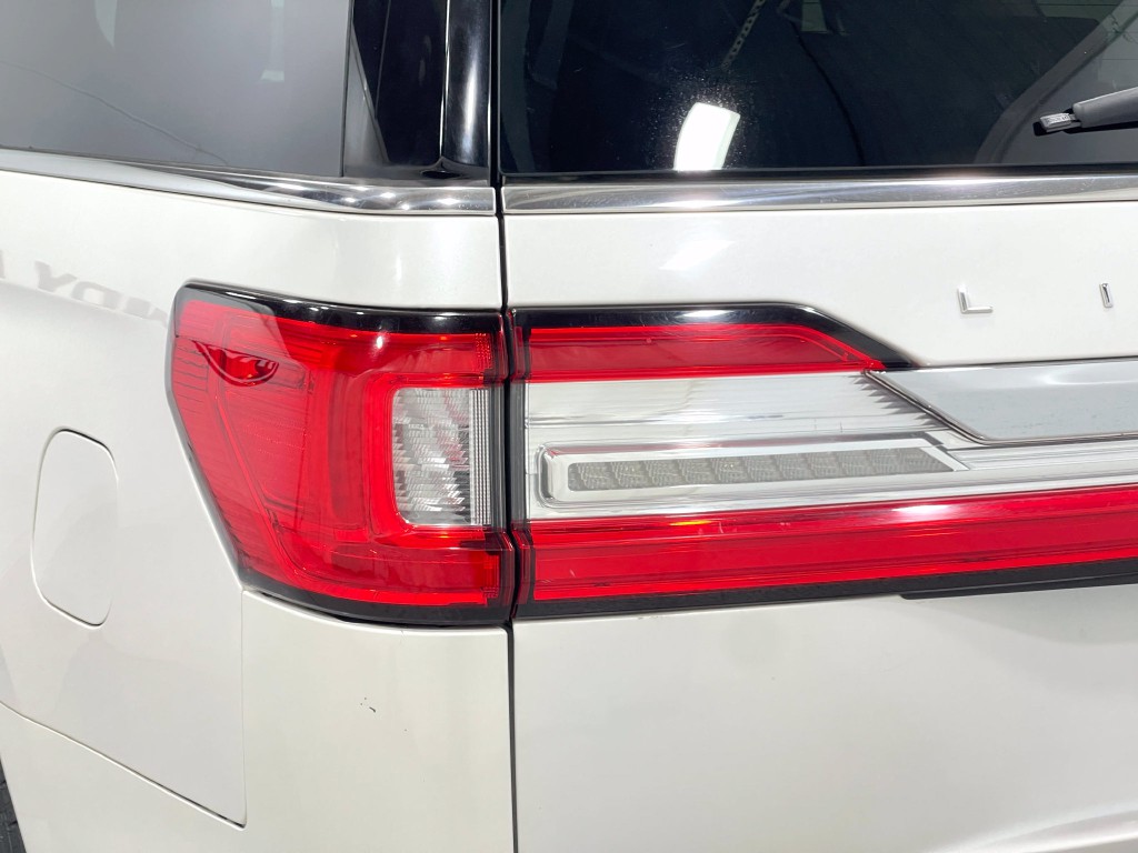 2019 Lincoln Navigator Image 36