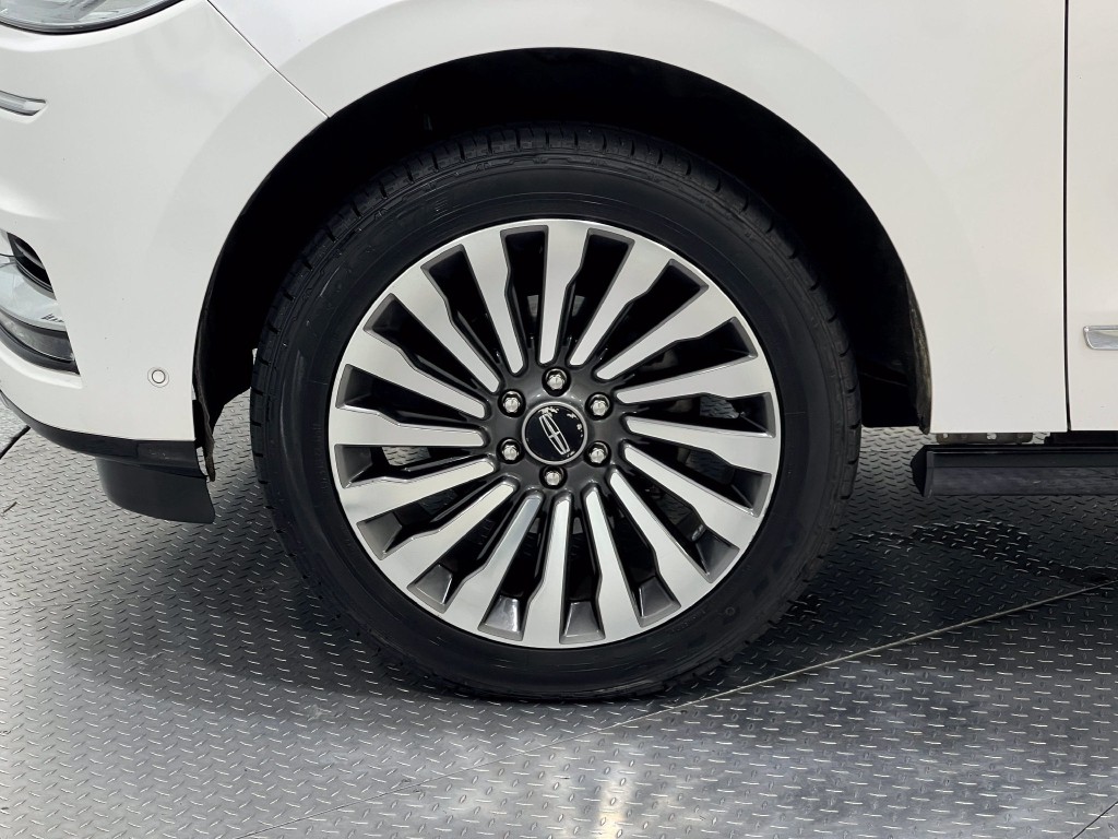 2019 Lincoln Navigator Image 37