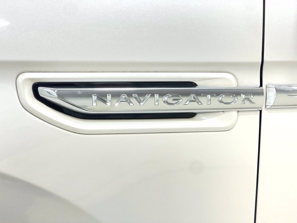 2019 Lincoln Navigator Image 42