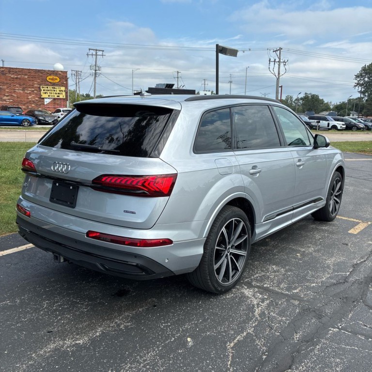 2022 Audi Q7 Image 3