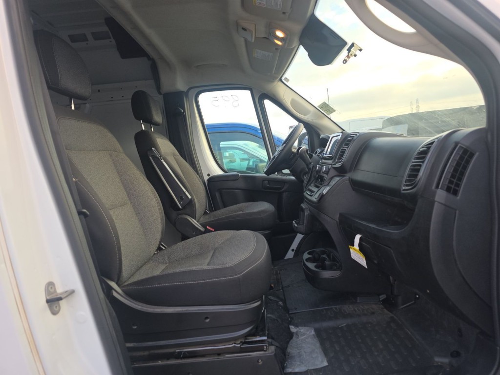 2025 RAM Promaster Image 6