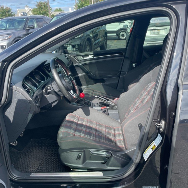 2016 Volkswagen GTI Image 5