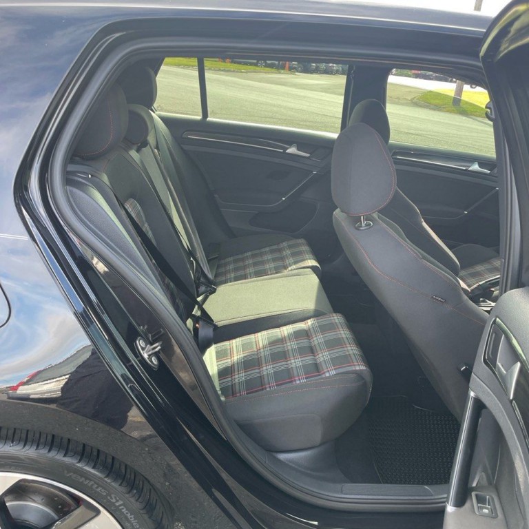 2016 Volkswagen GTI Image 10