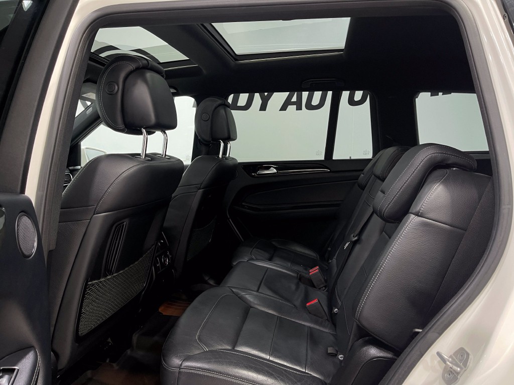 2017 Mercedes-Benz GLS-Class Image 31