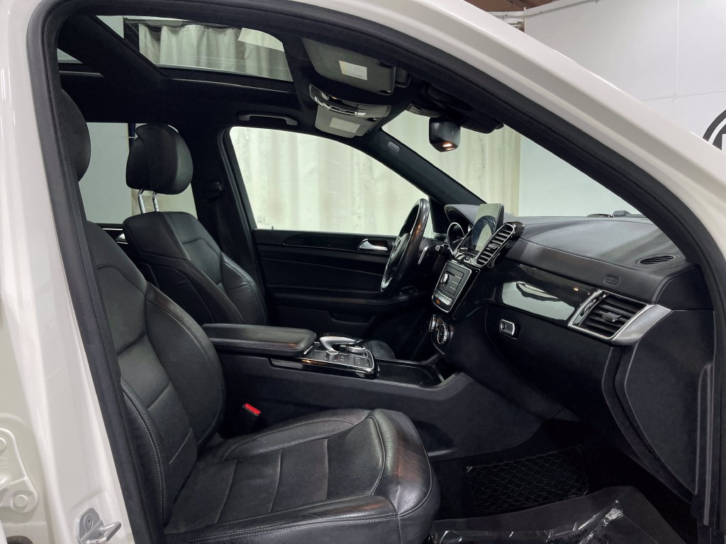 2017 Mercedes-Benz GLS-Class Image 35