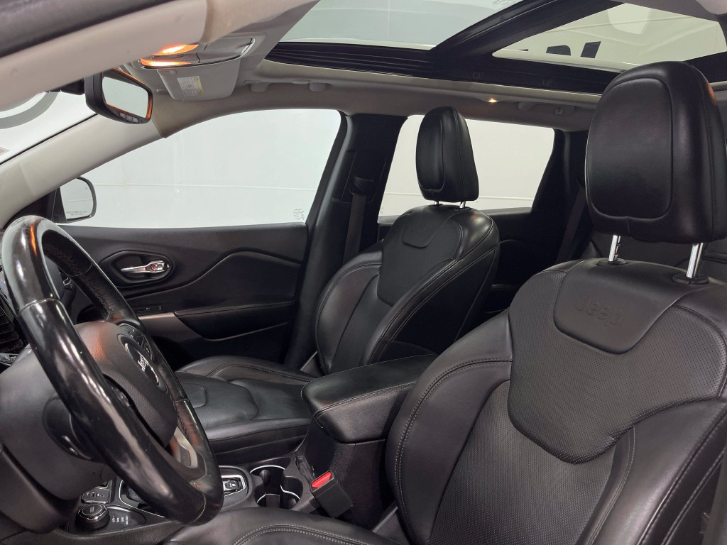 2019 Jeep Cherokee Image 12