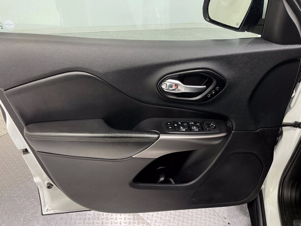 2019 Jeep Cherokee Image 13