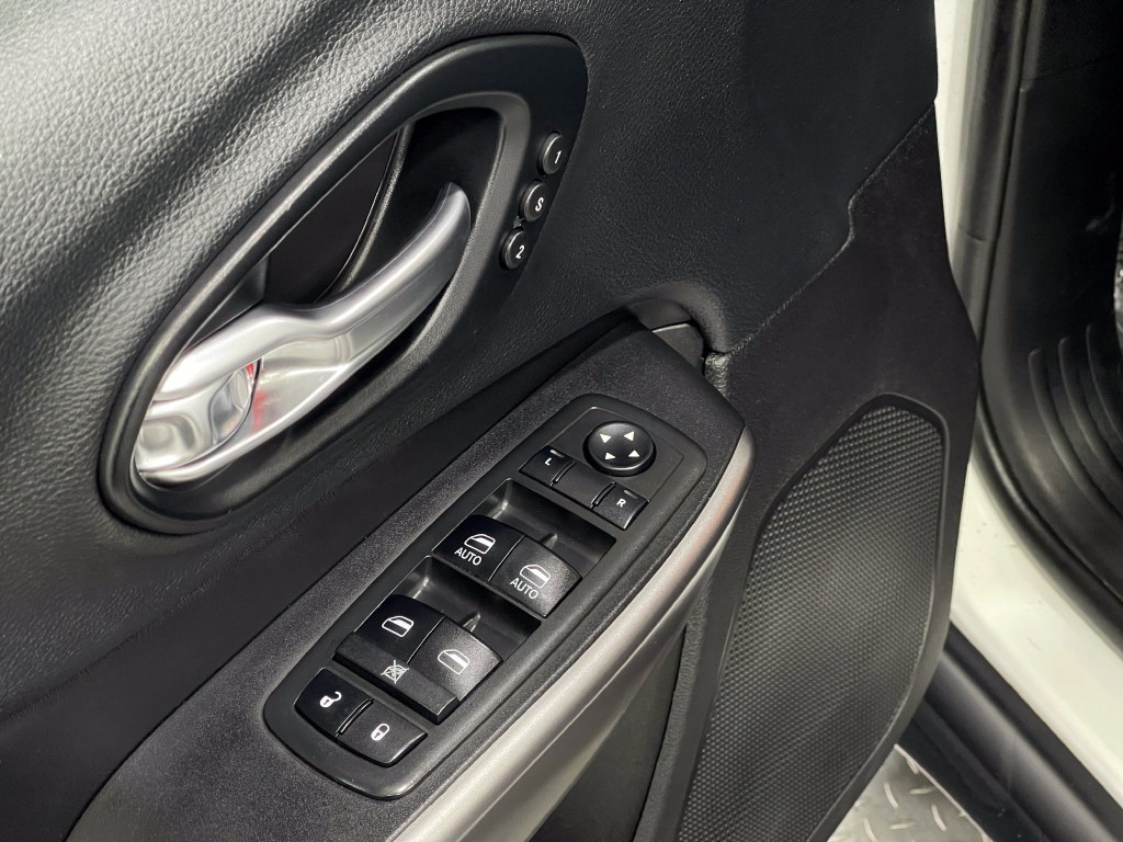 2019 Jeep Cherokee Image 14