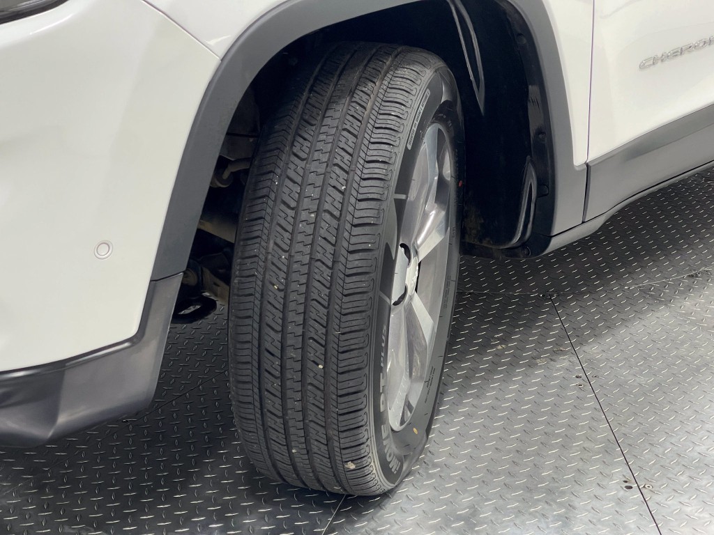 2019 Jeep Cherokee Image 34