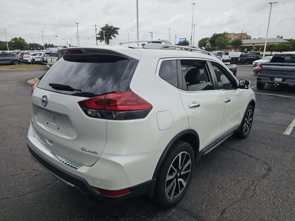2020 Nissan Rogue Image 3