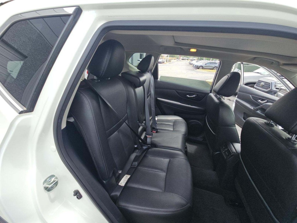 2020 Nissan Rogue Image 10