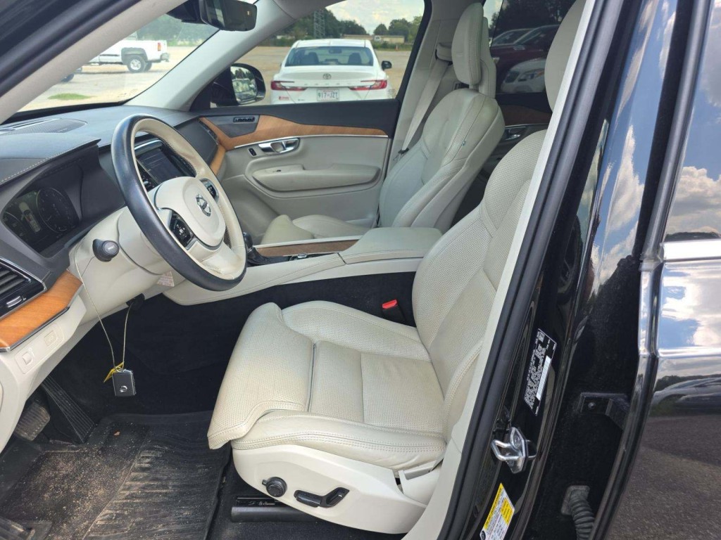 2020 Volvo XC90 Image 6