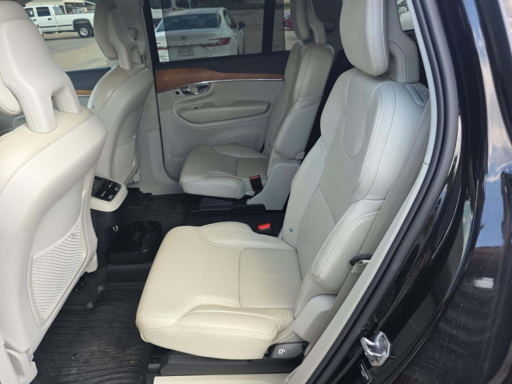 2020 Volvo XC90 Image 12