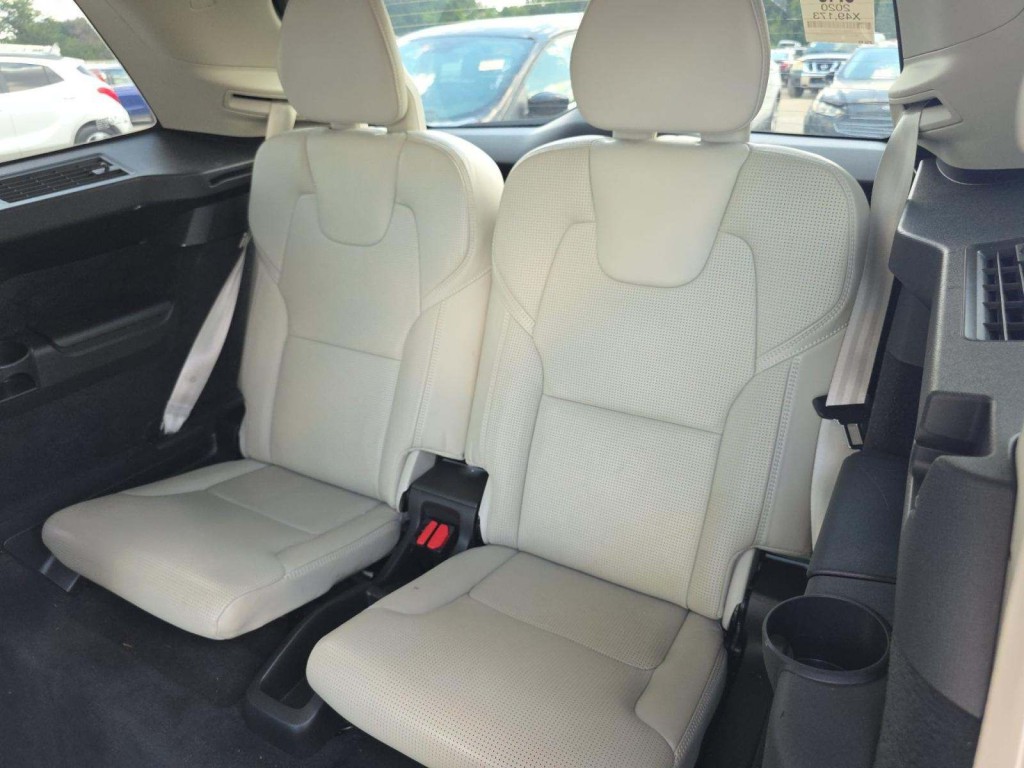2020 Volvo XC90 Image 13