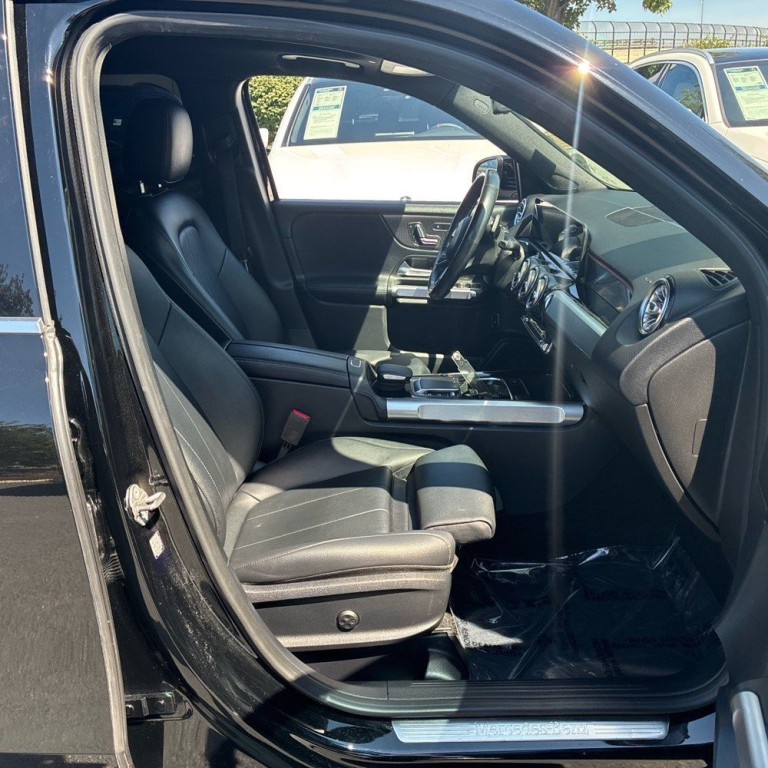 2021 Mercedes-Benz GLB Image 6