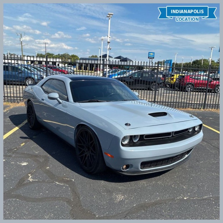 2022 Dodge Challenger Image 1
