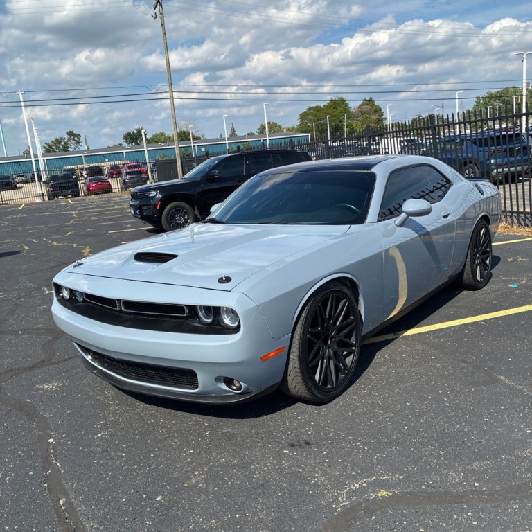 2022 Dodge Challenger Image 2