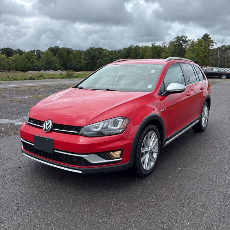 2017 Volkswagen Golf Image 2