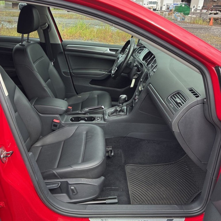 2017 Volkswagen Golf Image 6