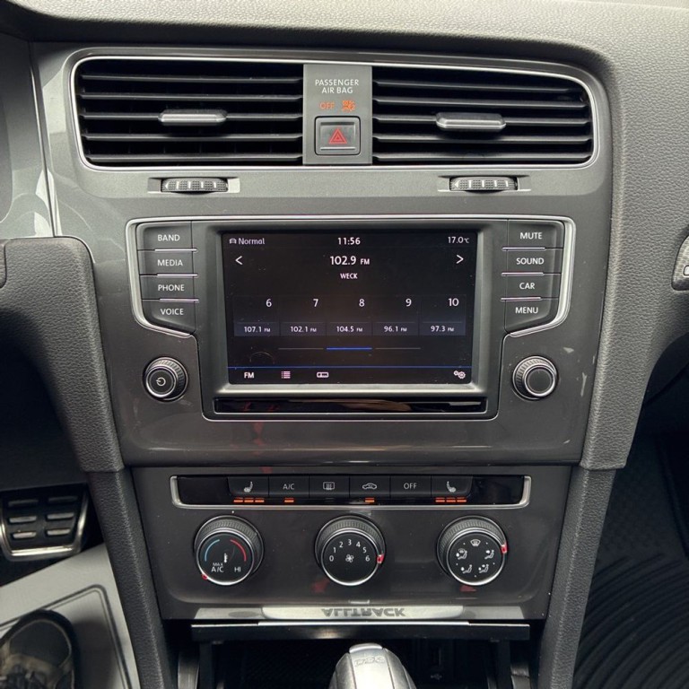 2017 Volkswagen Golf Image 10