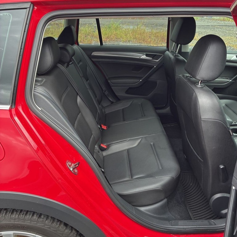 2017 Volkswagen Golf Image 12