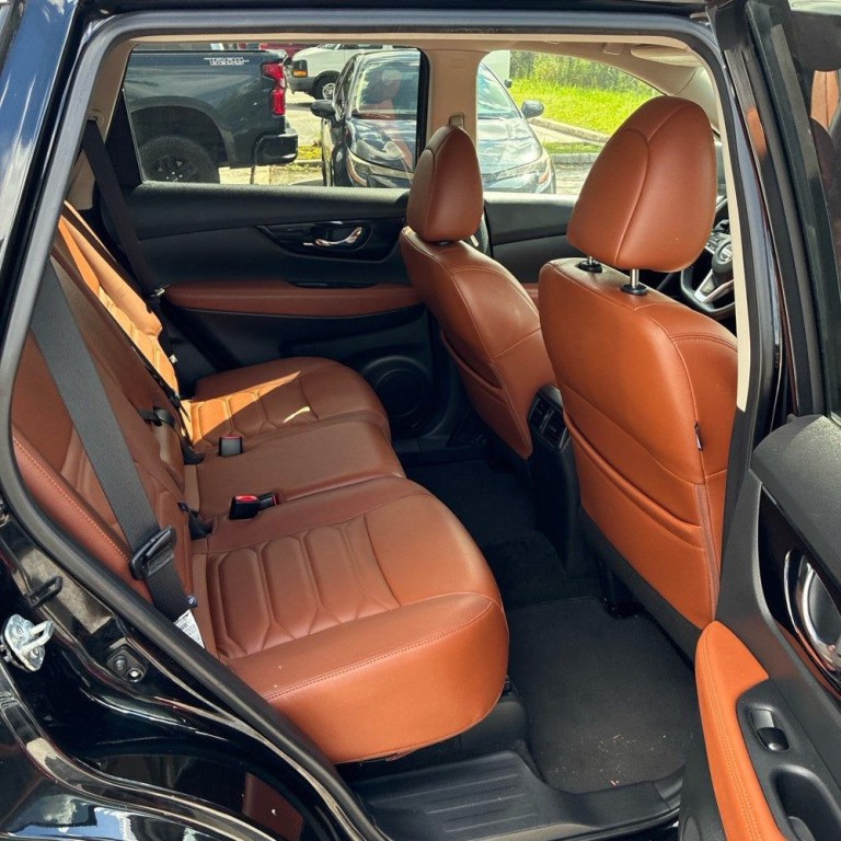 2019 Nissan Rogue Image 13