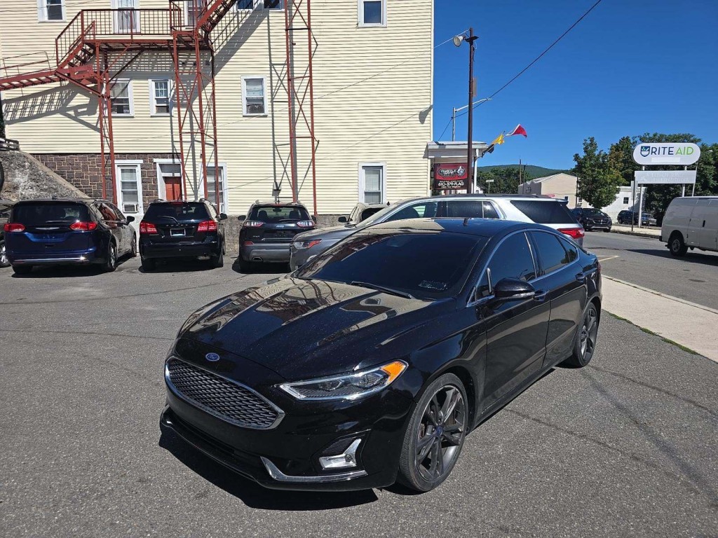 2020 Ford Fusion Image 2
