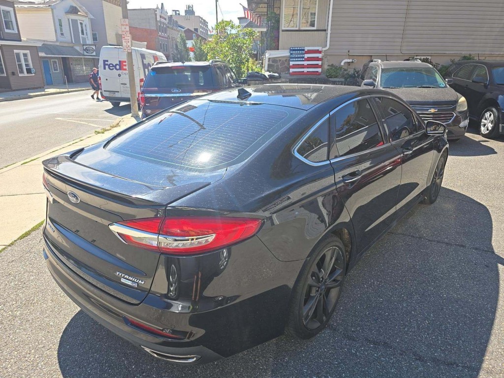 2020 Ford Fusion Image 3
