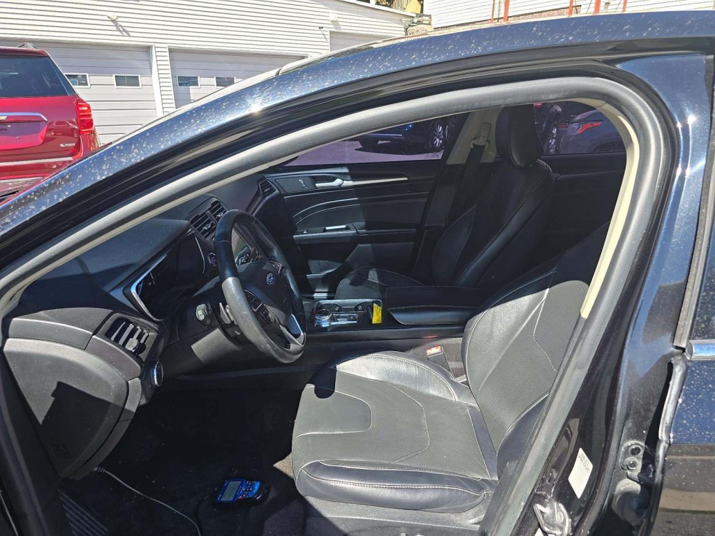 2020 Ford Fusion Image 5