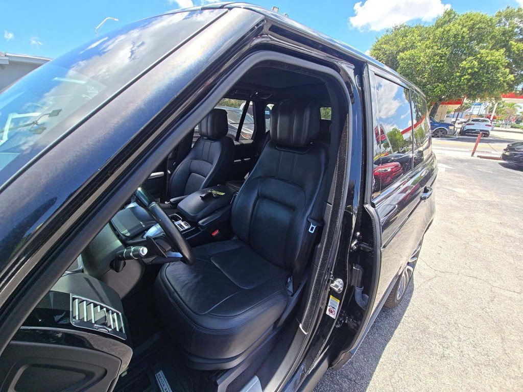 2019 Land Rover Range Rover Image 5