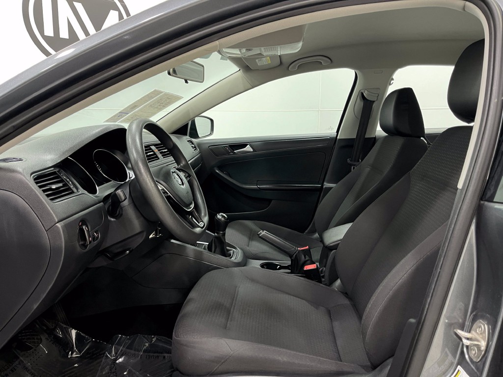 2015 Volkswagen Jetta Image 10