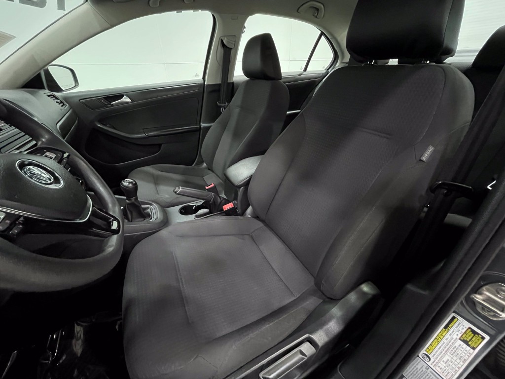 2015 Volkswagen Jetta Image 11