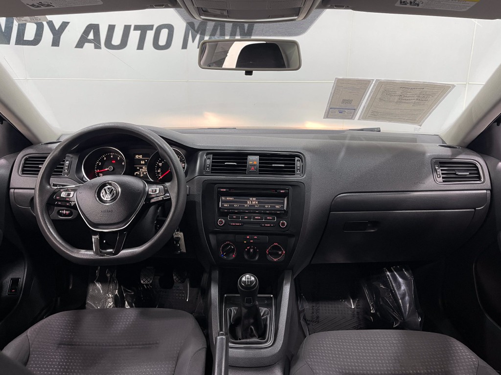 2015 Volkswagen Jetta Image 16