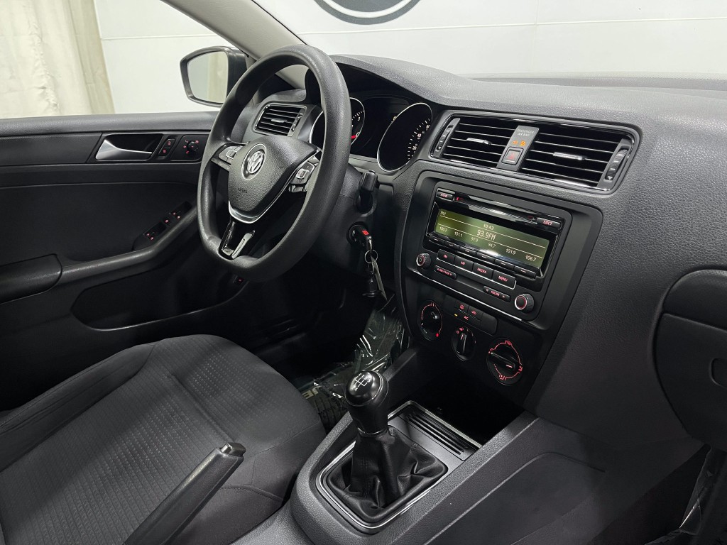 2015 Volkswagen Jetta Image 17