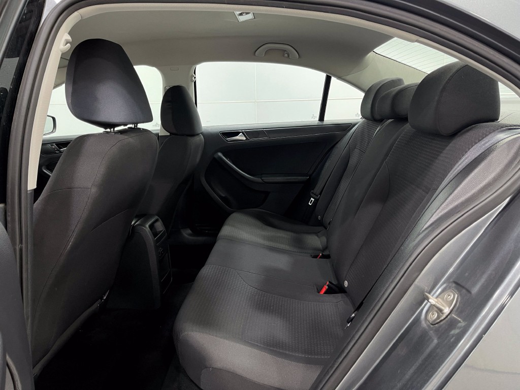 2015 Volkswagen Jetta Image 25