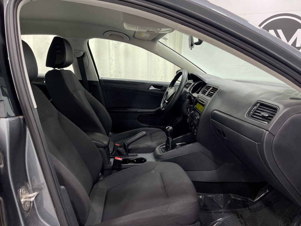 2015 Volkswagen Jetta Image 27