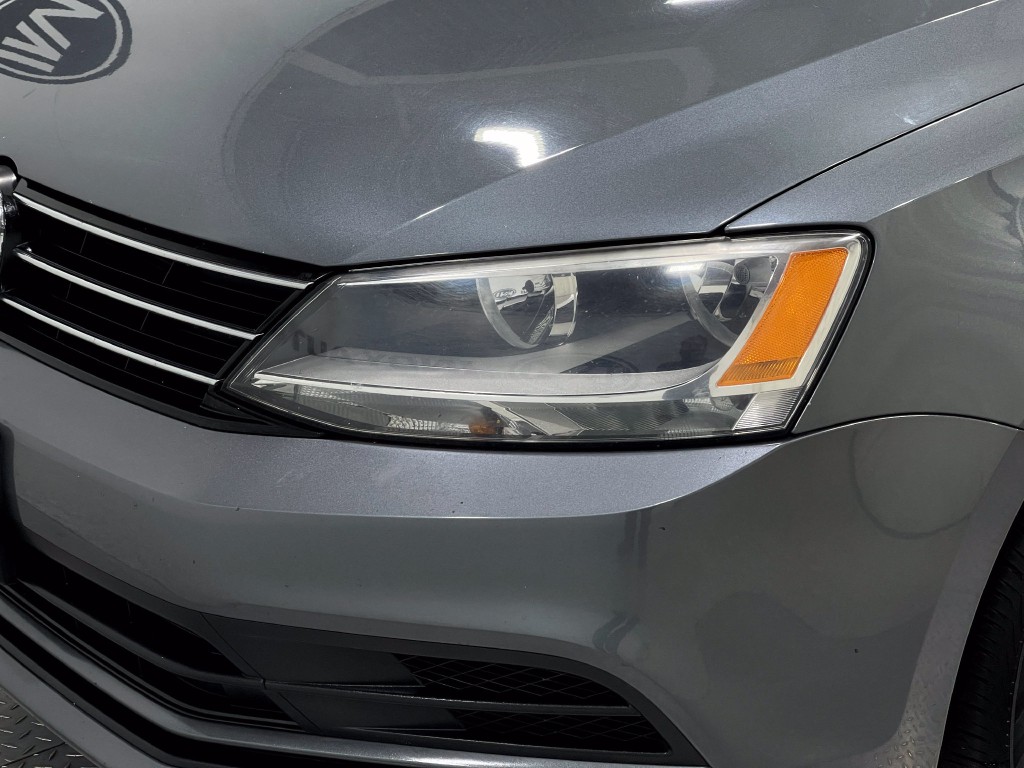 2015 Volkswagen Jetta Image 28