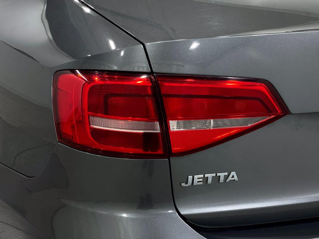 2015 Volkswagen Jetta Image 29