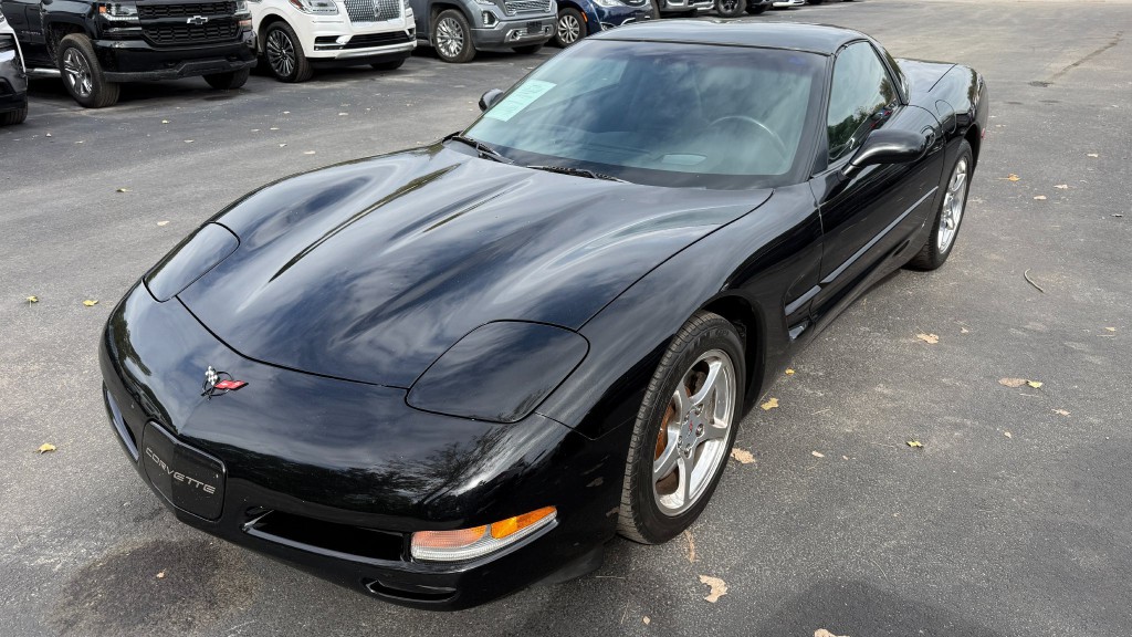 2004 Chevrolet Corvette Image 2
