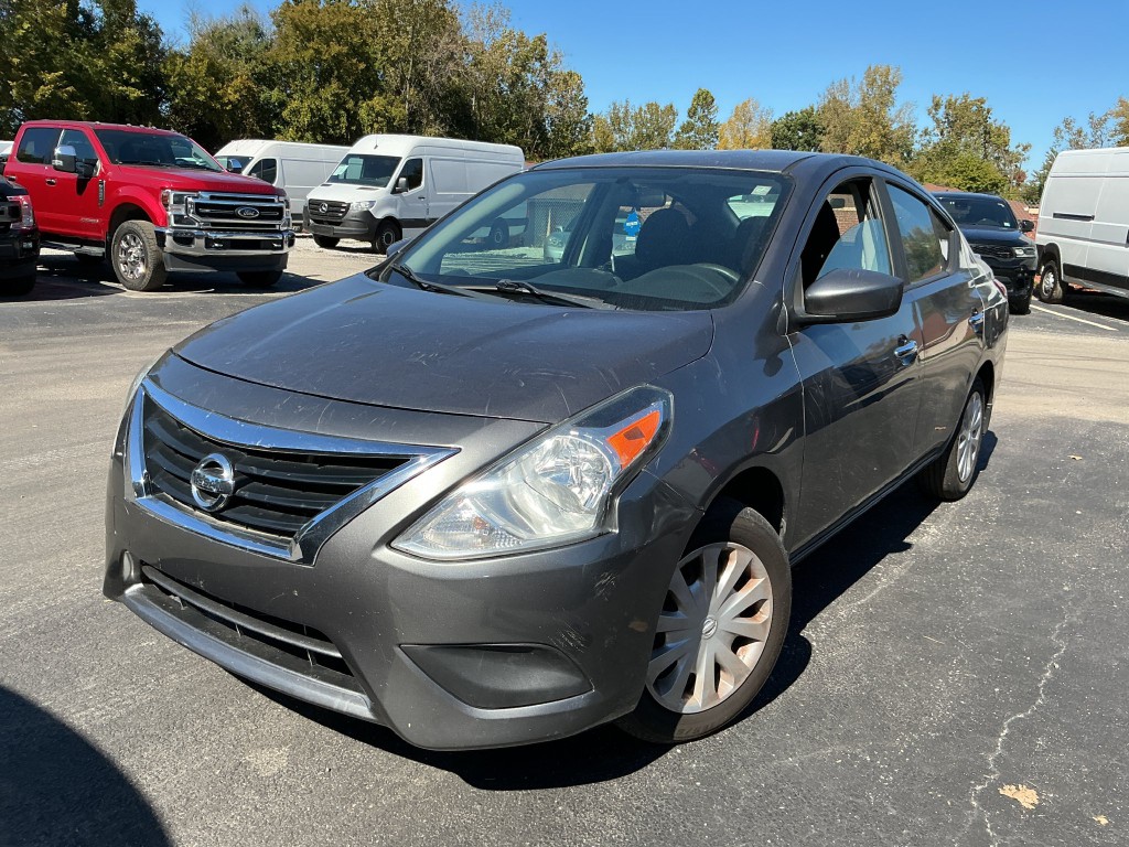 2018 Nissan Versa Image 2
