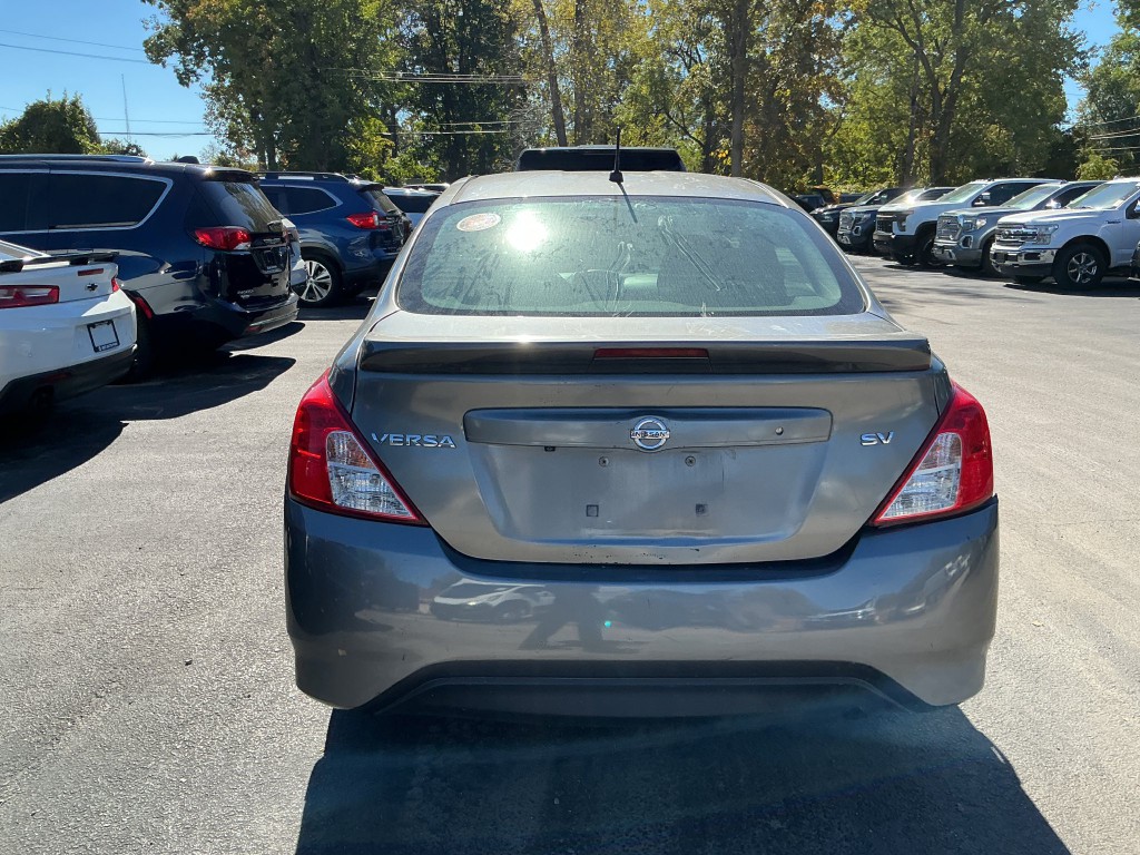2018 Nissan Versa Image 3