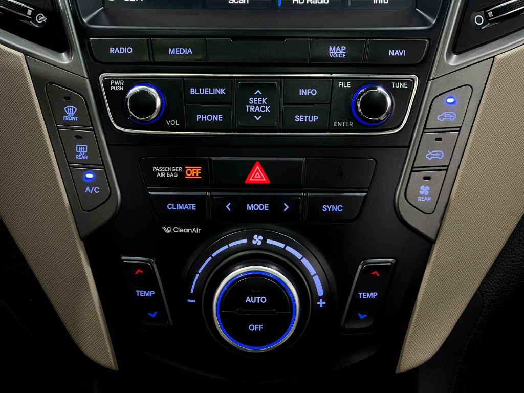 2018 Hyundai Santa Fe Image 24