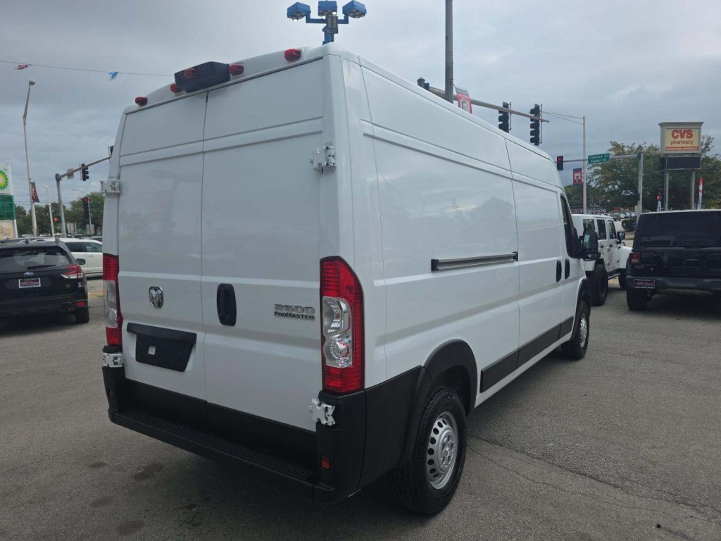 2024 RAM Promaster Image 3