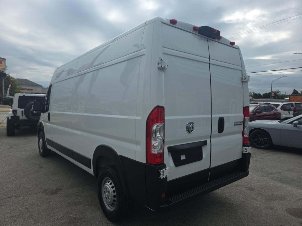 2024 RAM Promaster Image 4
