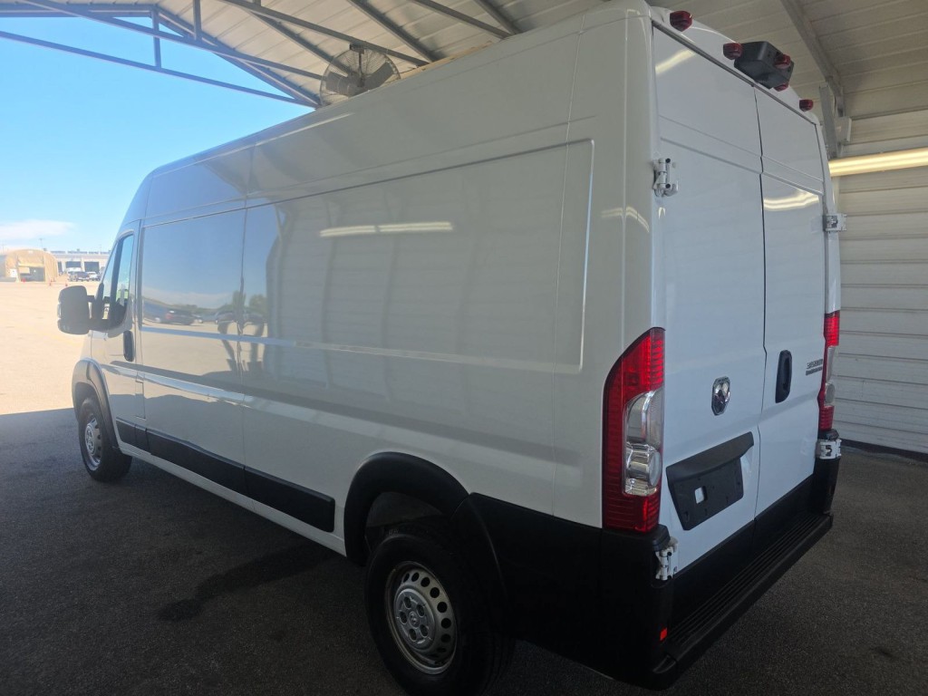 2025 RAM Promaster Image 4
