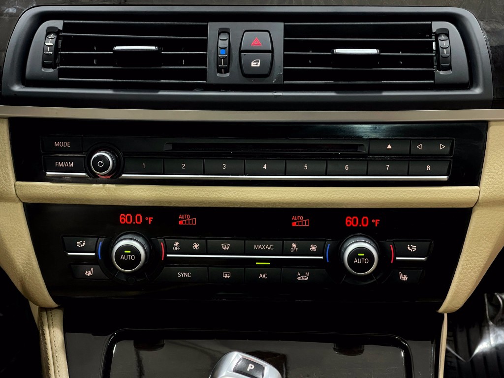 2014 BMW 5 Series Image 25