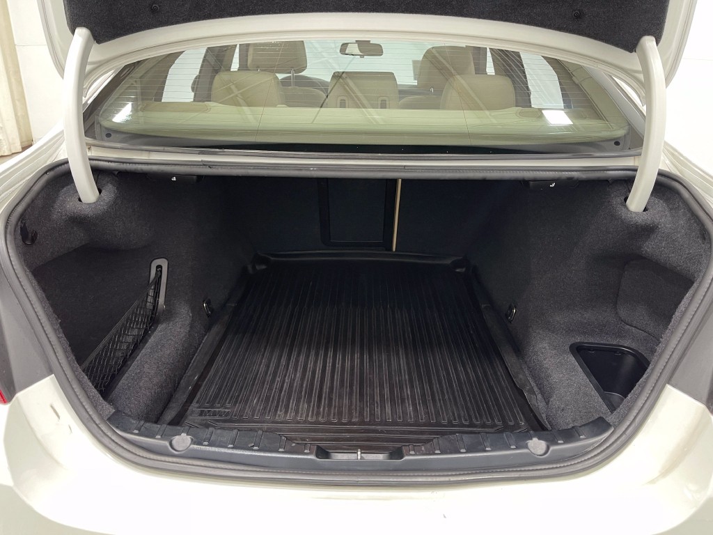 2014 BMW 5 Series Image 26