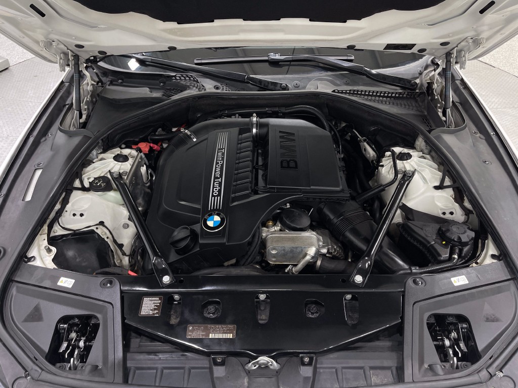 2014 BMW 5 Series Image 27