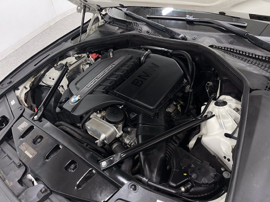 2014 BMW 5 Series Image 28